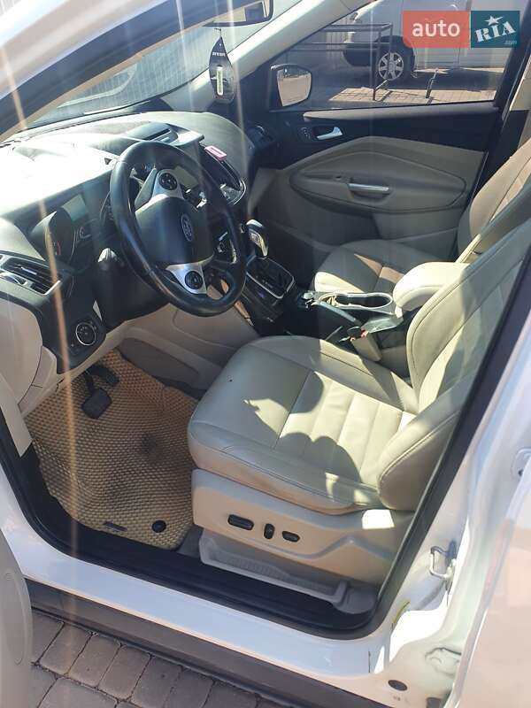 Внедорожник / Кроссовер Ford Escape 2013 в Староконстантинове