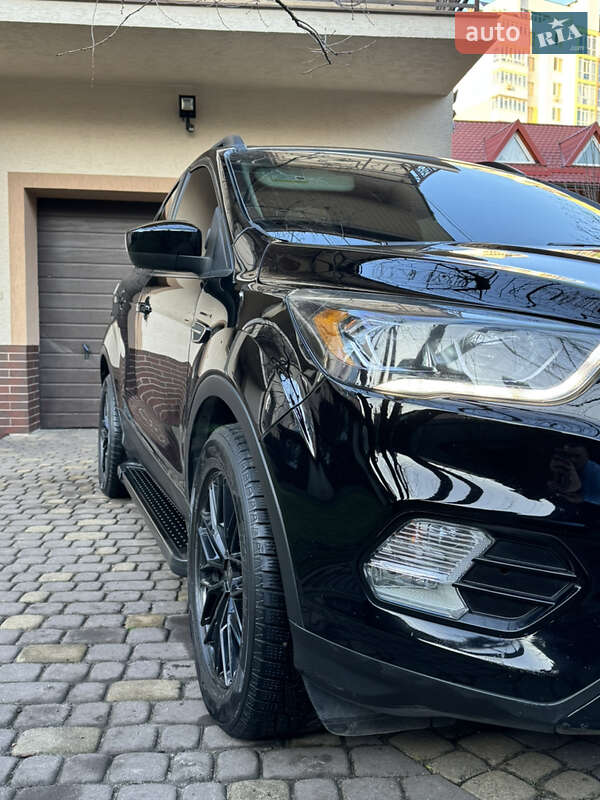 Внедорожник / Кроссовер Ford Escape 2016 в Львове