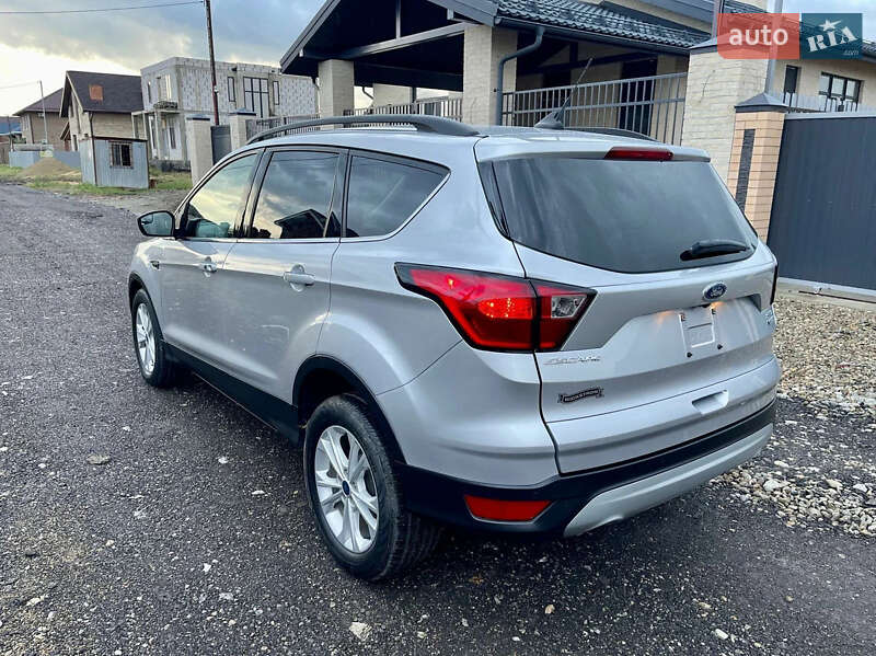Внедорожник / Кроссовер Ford Escape 2019 в Хмельницком