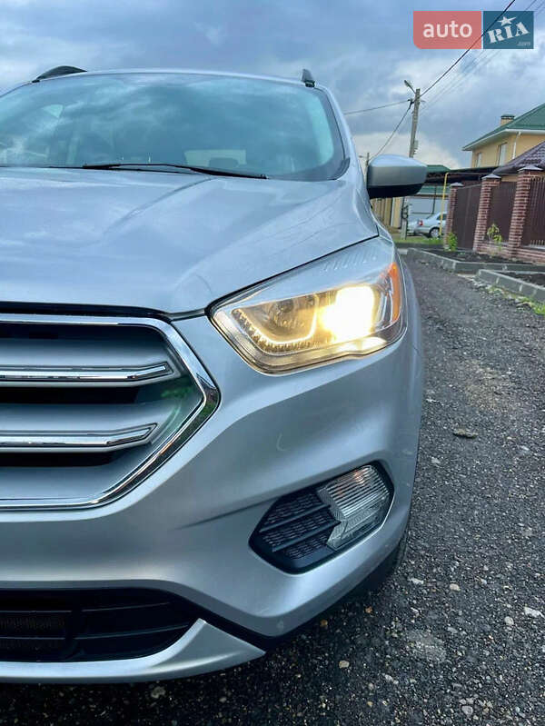Внедорожник / Кроссовер Ford Escape 2019 в Хмельницком