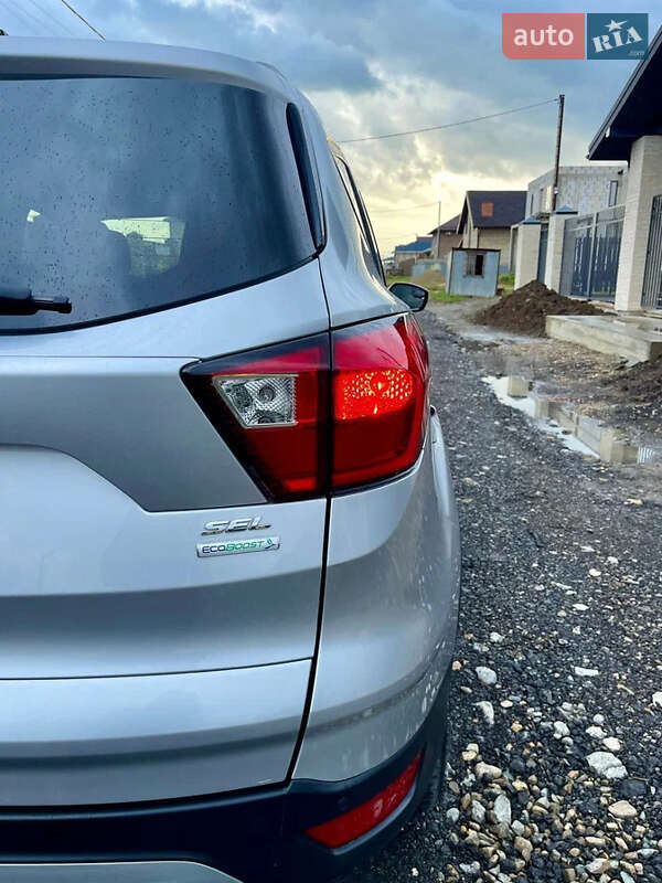 Внедорожник / Кроссовер Ford Escape 2019 в Хмельницком