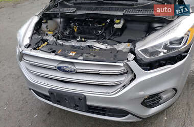 Внедорожник / Кроссовер Ford Escape 2018 в Киеве