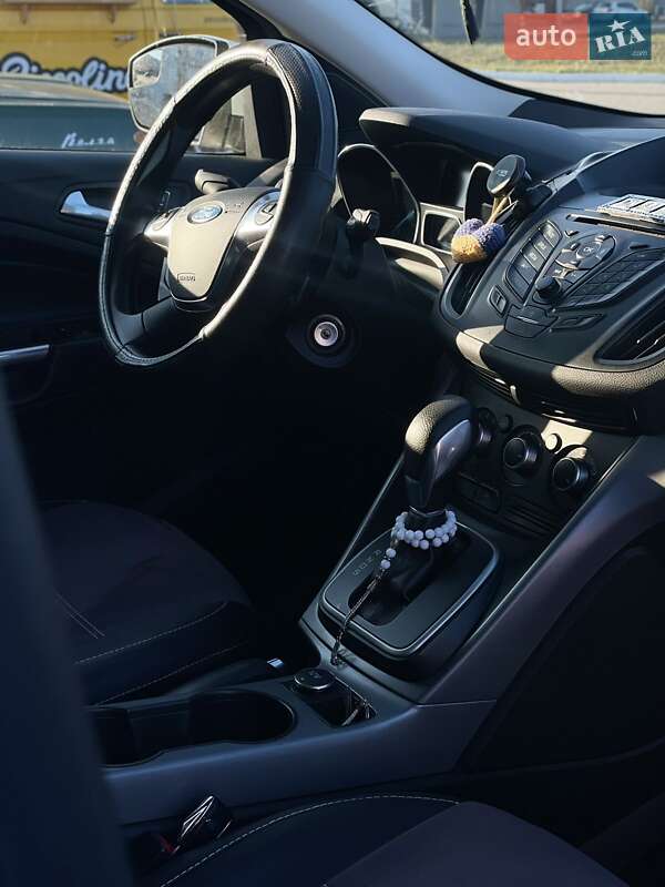 Внедорожник / Кроссовер Ford Escape 2013 в Сумах