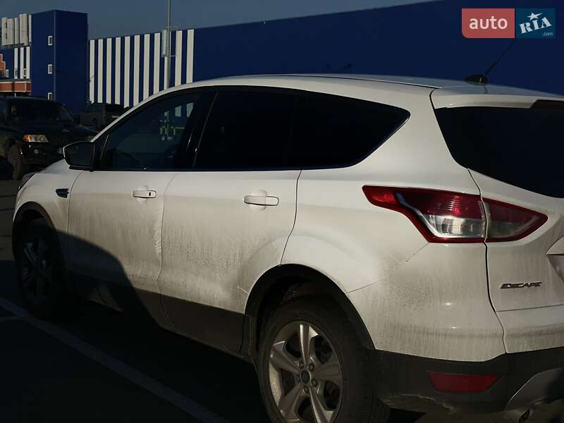 Внедорожник / Кроссовер Ford Escape 2013 в Сумах