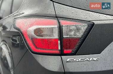 Внедорожник / Кроссовер Ford Escape 2016 в 