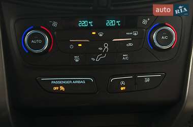 Внедорожник / Кроссовер Ford Escape 2016 в 