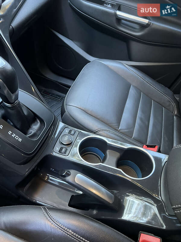 Позашляховик / Кросовер Ford Escape 2015 в Києві