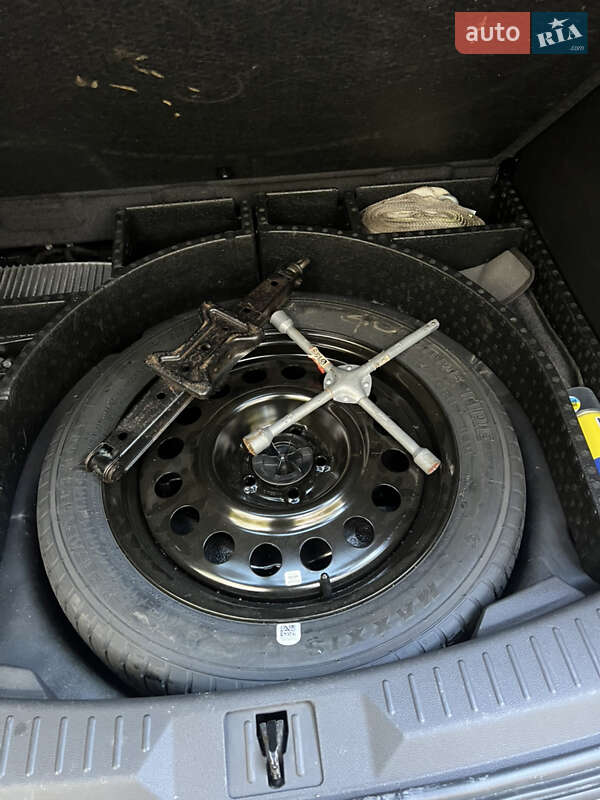 Позашляховик / Кросовер Ford Escape 2015 в Києві