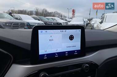 Внедорожник / Кроссовер Ford Escape 2022 в 