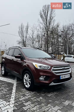 Позашляховик / Кросовер Ford Escape 2017 в Вінниці