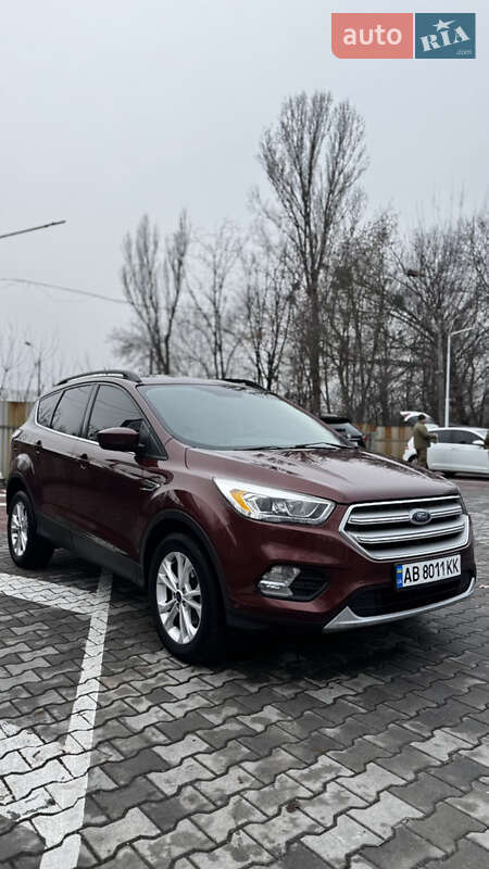 Внедорожник / Кроссовер Ford Escape 2017 в Виннице