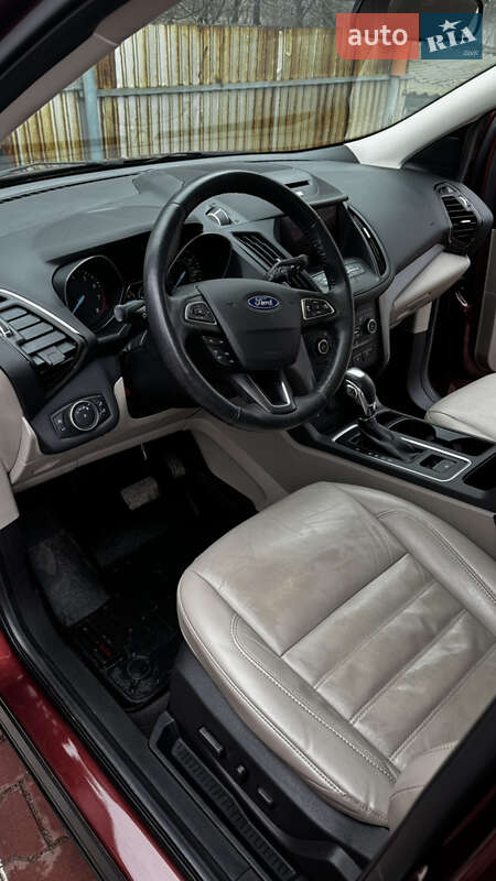 Внедорожник / Кроссовер Ford Escape 2017 в Виннице