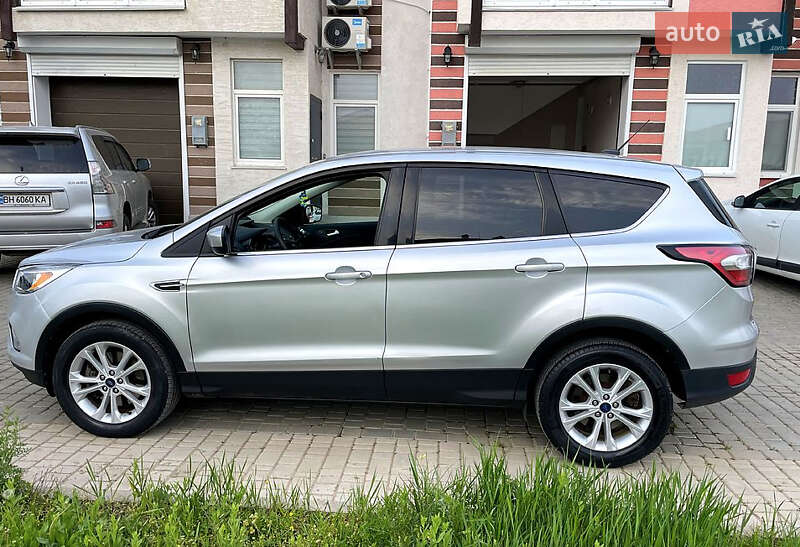 Внедорожник / Кроссовер Ford Escape 2017 в Львове