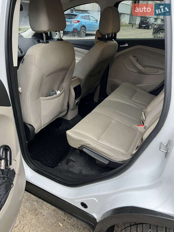 Внедорожник / Кроссовер Ford Escape 2017 в Сумах