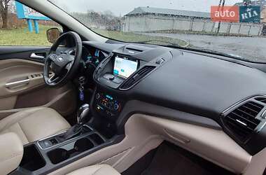 Внедорожник / Кроссовер Ford Escape 2018 в Дубно