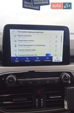 Внедорожник / Кроссовер Ford Escape 2020 в 