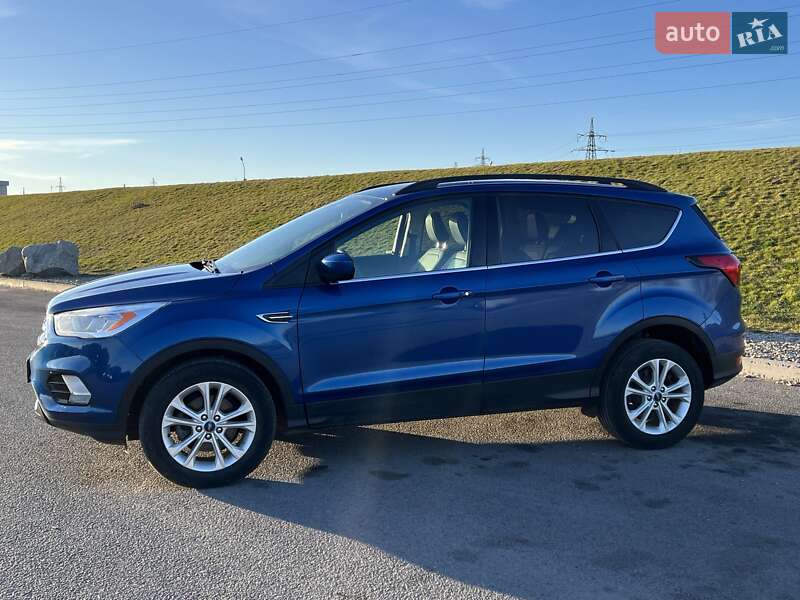 Внедорожник / Кроссовер Ford Escape 2018 в Днепре
