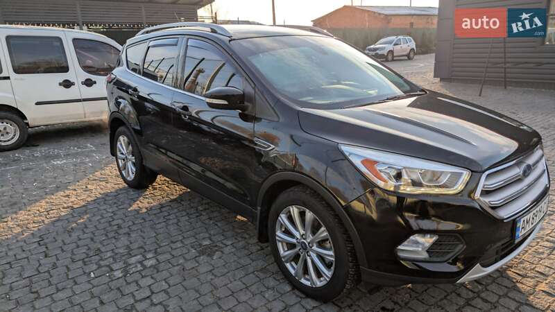 Внедорожник / Кроссовер Ford Escape 2017 в Коростышеве