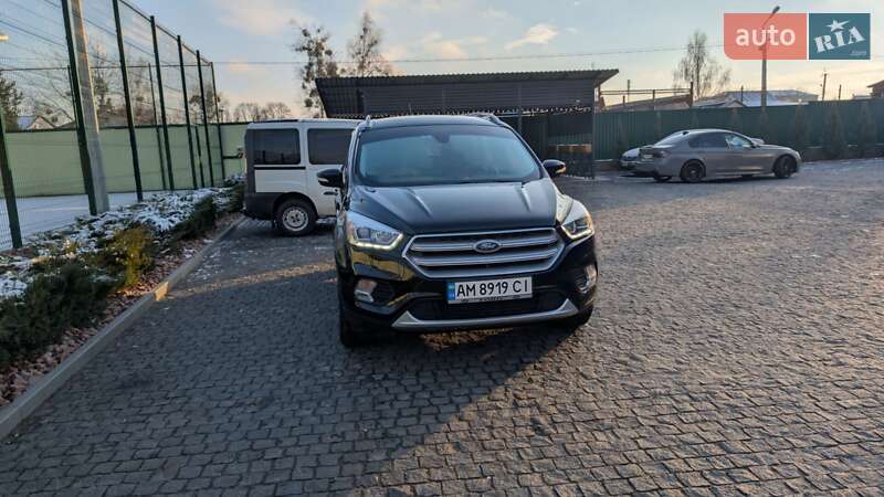 Внедорожник / Кроссовер Ford Escape 2017 в Коростышеве