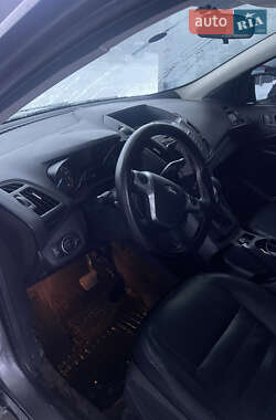 Внедорожник / Кроссовер Ford Escape 2012 в 