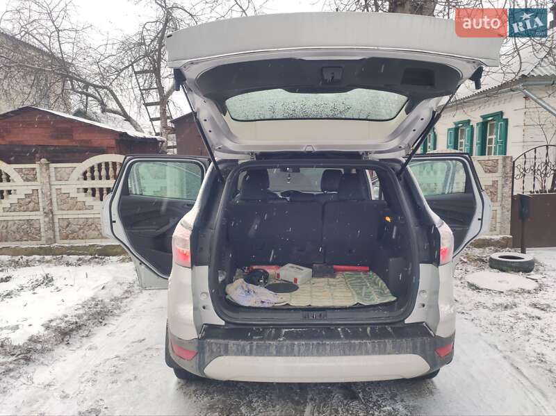 Внедорожник / Кроссовер Ford Escape 2017 в Лозовой