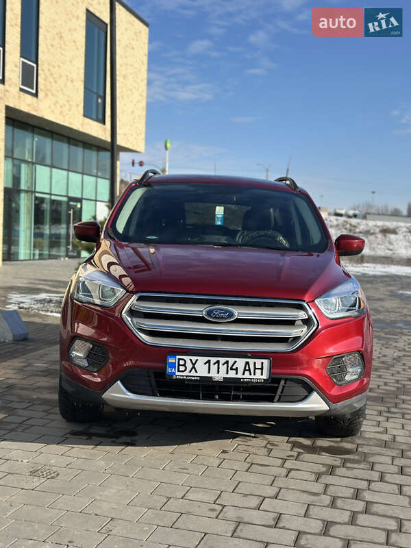 Внедорожник / Кроссовер Ford Escape 2018 в Хмельницком