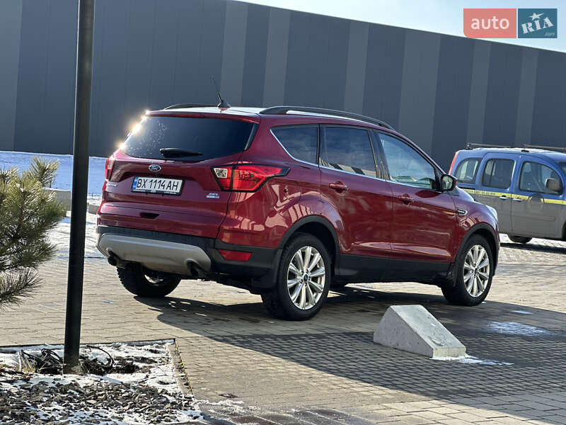 Внедорожник / Кроссовер Ford Escape 2018 в Хмельницком