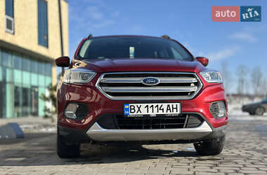 Позашляховик / Кросовер Ford Escape 2018 в 