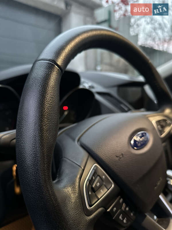 Внедорожник / Кроссовер Ford Escape 2018 в Хмельницком