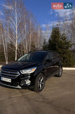 Внедорожник / Кроссовер Ford Escape 2017 в 