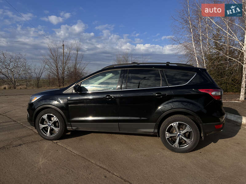 Внедорожник / Кроссовер Ford Escape 2017 в Южноукраинске