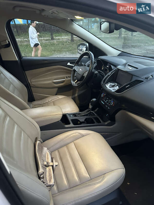 Внедорожник / Кроссовер Ford Escape 2016 в Киеве