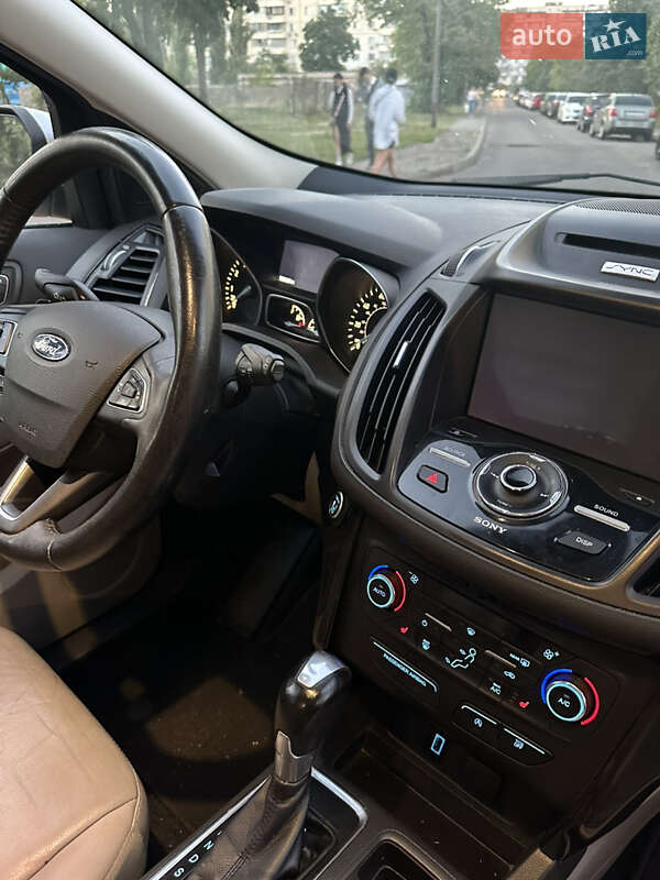 Внедорожник / Кроссовер Ford Escape 2016 в Киеве