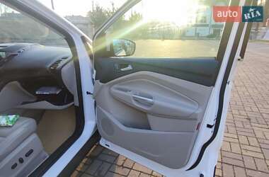 Внедорожник / Кроссовер Ford Escape 2016 в 