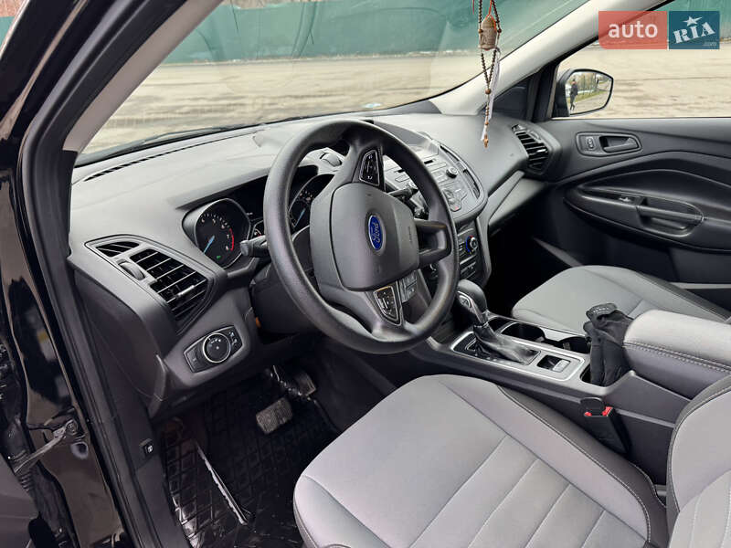 Внедорожник / Кроссовер Ford Escape 2016 в Ивано-Франковске