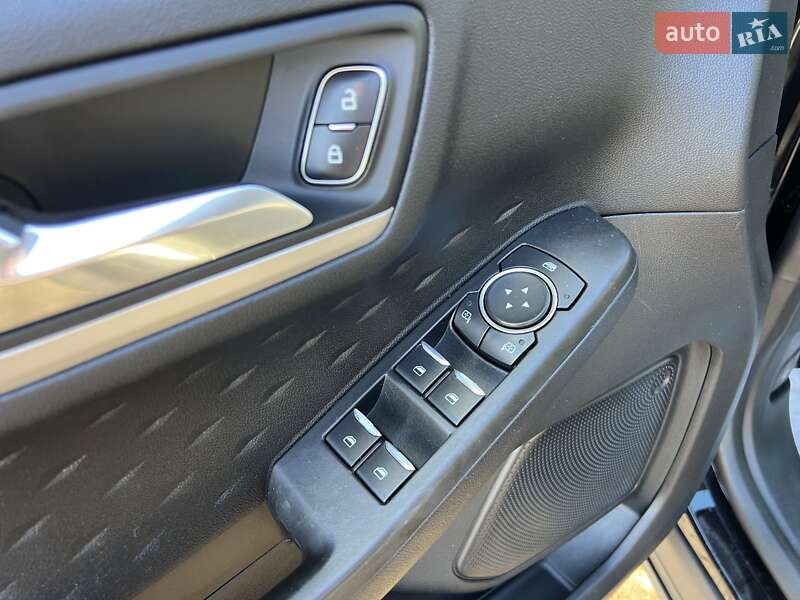 Позашляховик / Кросовер Ford Escape 2020 в Львові