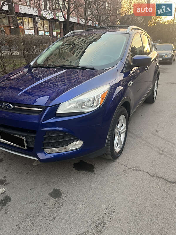 Внедорожник / Кроссовер Ford Escape 2015 в Ивано-Франковске