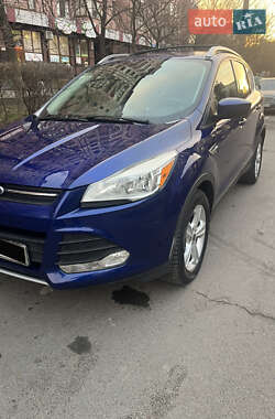 Внедорожник / Кроссовер Ford Escape 2015 в 