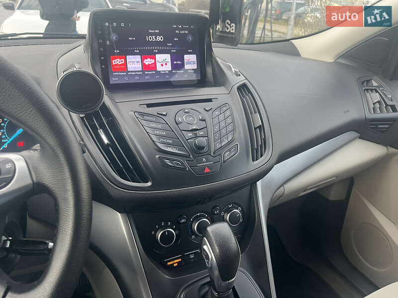 Внедорожник / Кроссовер Ford Escape 2015 в Ивано-Франковске