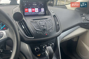 Внедорожник / Кроссовер Ford Escape 2015 в 