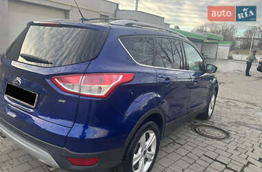 Внедорожник / Кроссовер Ford Escape 2015 в 