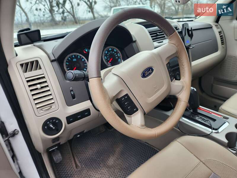 Внедорожник / Кроссовер Ford Escape 2010 в Ставище