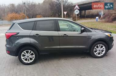 Внедорожник / Кроссовер Ford Escape 2019 в 