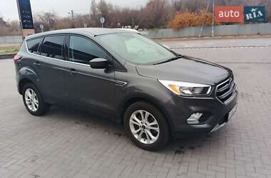 Внедорожник / Кроссовер Ford Escape 2019 в 