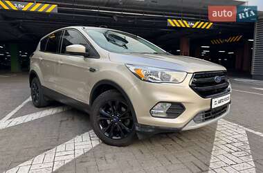 Внедорожник / Кроссовер Ford Escape 2017 в Киеве