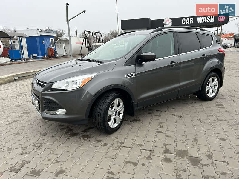 Внедорожник / Кроссовер Ford Escape 2016 в Могилев-Подольске