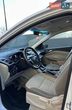 Внедорожник / Кроссовер Ford Escape 2012 в 