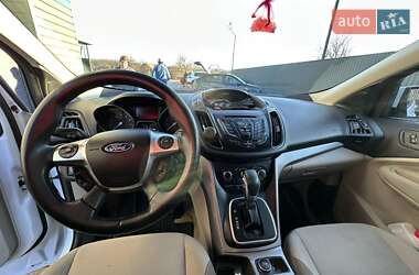 Внедорожник / Кроссовер Ford Escape 2012 в 