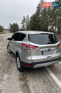 Внедорожник / Кроссовер Ford Escape 2014 в 