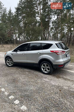 Внедорожник / Кроссовер Ford Escape 2014 в 